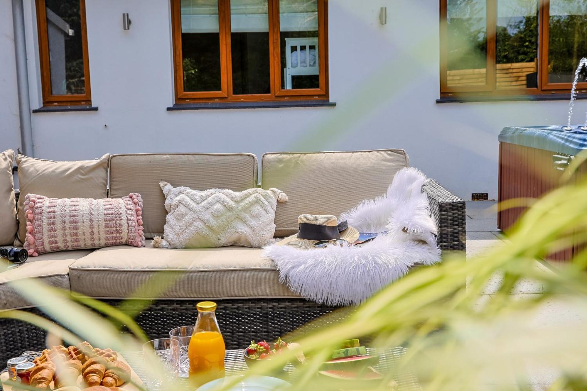 Bramblewood - Cosy Chic, Hot Tub, Close To Beach Stokeinteignhead Eksteriør billede
